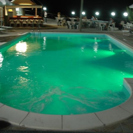 Agriturismo La Palombara 파올라 외부 사진