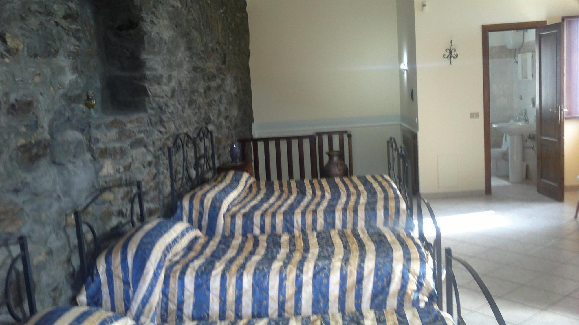 Agriturismo La Palombara 파올라 외부 사진