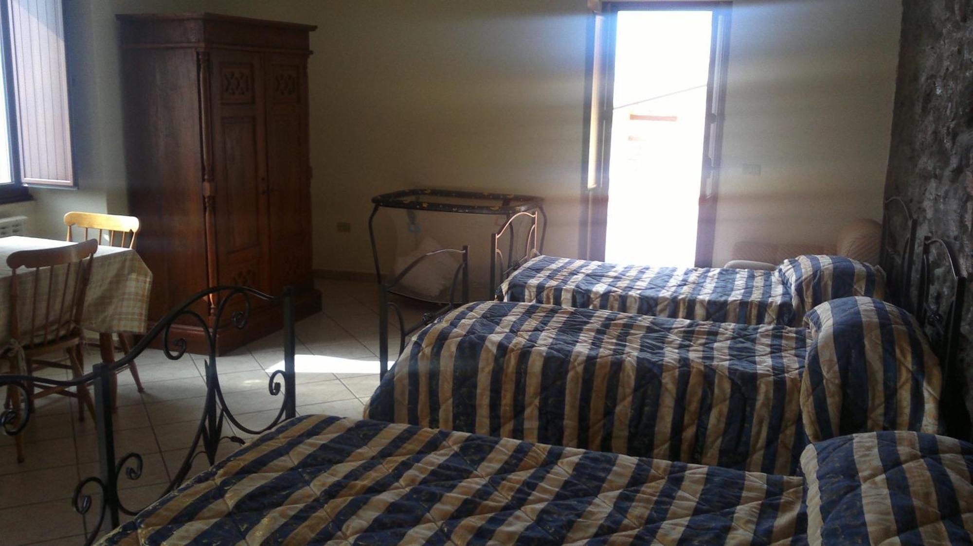 Agriturismo La Palombara 파올라 외부 사진