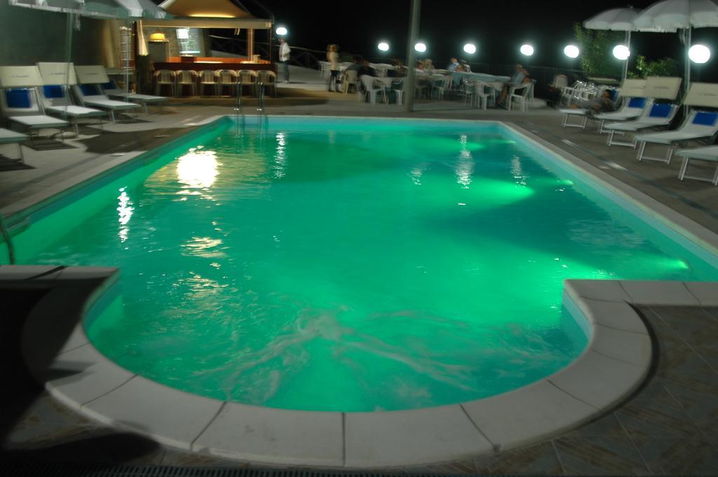 Agriturismo La Palombara 파올라 외부 사진