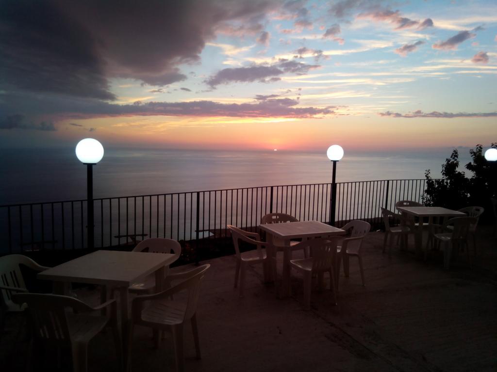 Agriturismo La Palombara 파올라 외부 사진