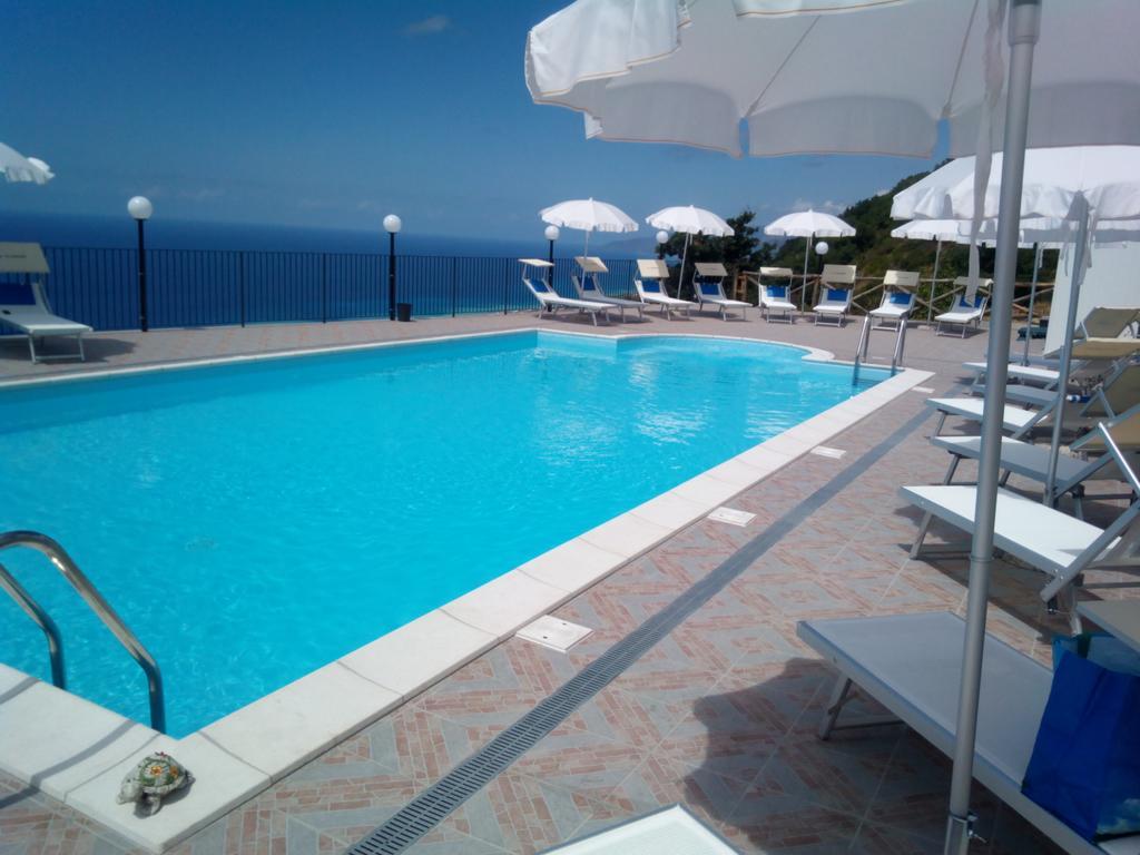 Agriturismo La Palombara 파올라 외부 사진