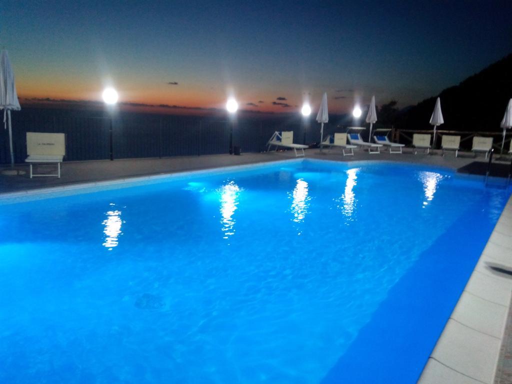 Agriturismo La Palombara 파올라 외부 사진