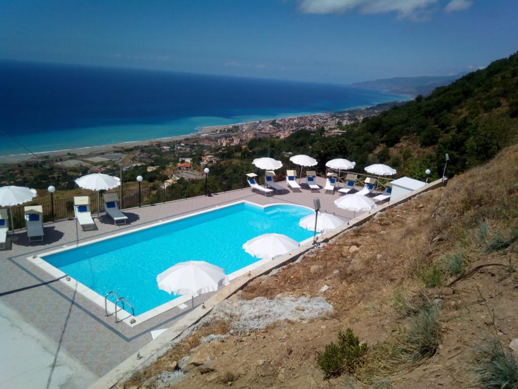 Agriturismo La Palombara 파올라 외부 사진