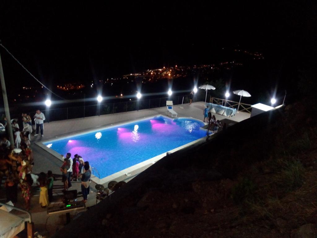 Agriturismo La Palombara 파올라 외부 사진