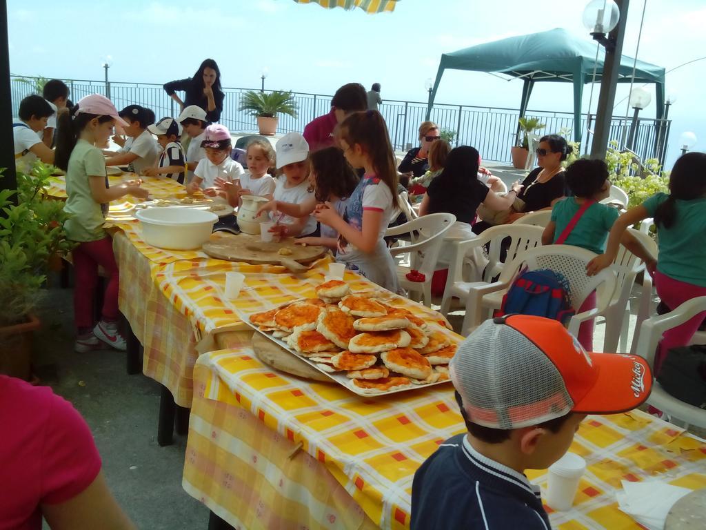 Agriturismo La Palombara 파올라 외부 사진