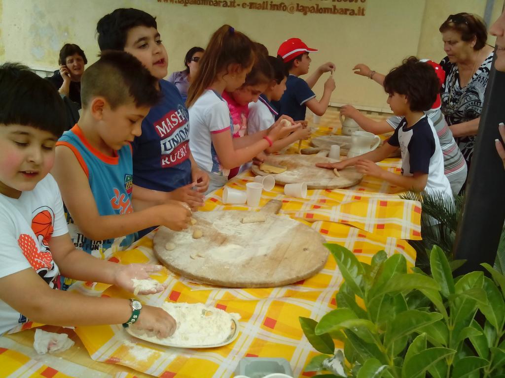 Agriturismo La Palombara 파올라 외부 사진